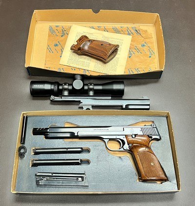 ***SOLD*** SMITH & WESSON MODEL 41 .22LR TWO BARREL SET PRE A SERIAL NUMBER VERY NICE CONDITION 1960’S TARGET PISTOL