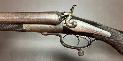 ANTIQUE E.M REILLY LONDON 10 BORE WILDFOWL HAMMERGUN 30” CYL/CYL FINE DAMASCUS BARRELS MODERN 2 5/8” NITRO PROOF FIGURED WOOD BUILT IN 1879 - Image 2 of 20