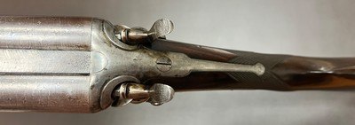 ANTIQUE E.M REILLY LONDON 10 BORE WILDFOWL HAMMERGUN 30” CYL/CYL FINE DAMASCUS BARRELS MODERN 2 5/8” NITRO PROOF FIGURED WOOD BUILT IN 1879 - Image 3 of 20