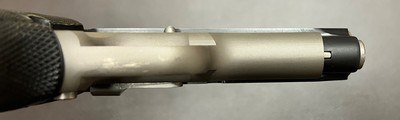 SCARCE COLT OFFICERS ELITE 1911 .45 ACP SERIES 80 3.5” BARREL ORIGINAL POUCH & PAPERWORK BUILT IN 1989 - Image 4 of 10