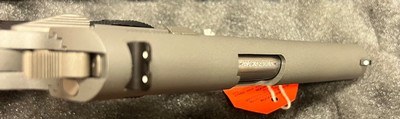 NEW IN BOX COLT 1911 SERIES 80 STAINLESS STEEL SUPER 38 AUTO PISTOL TWO FACTORY MAGS UNFIRED BUILT IN 2006 - Image 3 of 8
