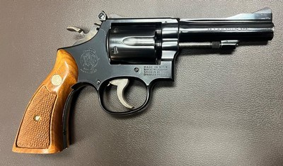 S&W 15-2 COMBAT MASTERPIECE .38 SPECIAL TARGET SIGHTS, HAMMER, & TRIGGER EXCELLENT ORIGINAL CONDITION BUILT IN 1962