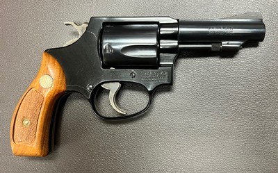 S&W MODEL 37 CHIEFS SPECIAL AIRWEIGHT 38 SPECIAL 3” BARREL EXCELLENT/NEW IN BOX BUILT IN 1982 - Image 2 of 7