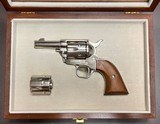 PRESENTATION CASED 3RD GEN COLT SAA SHERIFFS MODEL DUAL CYLINDER .44 SPECIAL/.44-40 UNFIRED AS NEW CONDITION - Image 1 of 11