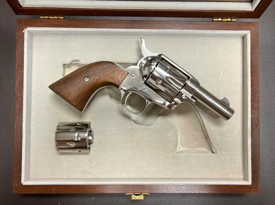 PRESENTATION CASED 3RD GEN COLT SAA SHERIFFS MODEL DUAL CYLINDER .44 SPECIAL/.44-40 UNFIRED AS NEW CONDITION - Image 2 of 11