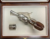 PRESENTATION CASED 3RD GEN COLT SAA SHERIFFS MODEL DUAL CYLINDER .44 SPECIAL/.44-40 UNFIRED AS NEW CONDITION - Image 4 of 11