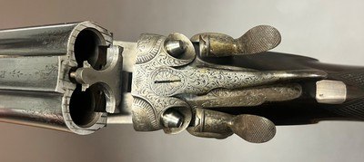 LINCOLN JEFFRIES 28GA BEST QUALITY TOP LEVER HAMMERGUN 28” F/F BARRELS MODERN 2 3/4” NITRO PROOF FIGURED WOOD WITH GREAT DIMENSIONS 5LBS 10OZ CASED - Image 4 of 22