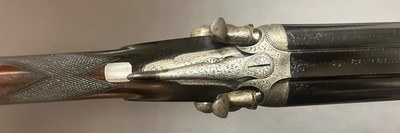 LINCOLN JEFFRIES 28GA BEST QUALITY TOP LEVER HAMMERGUN 28” F/F BARRELS MODERN 2 3/4” NITRO PROOF FIGURED WOOD WITH GREAT DIMENSIONS 5LBS 10OZ CASED - Image 3 of 22