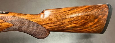 CAESAR GUERINI MAGNUS LIGHT 12GA 26” BARRELS GOLD GAME SCENE & SCROLL ENGRAVED ACTION 6LBS 2OZ STUNNING LIGHTWEIGHT O/U CASED BUILT IN 2007 - Image 15 of 23