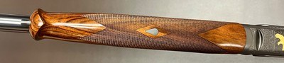 CAESAR GUERINI MAGNUS LIGHT 12GA 26” BARRELS GOLD GAME SCENE & SCROLL ENGRAVED ACTION 6LBS 2OZ STUNNING LIGHTWEIGHT O/U CASED BUILT IN 2007 - Image 7 of 23