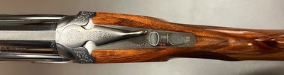 CAESAR GUERINI MAGNUS LIGHT 12GA 26” BARRELS GOLD GAME SCENE & SCROLL ENGRAVED ACTION 6LBS 2OZ STUNNING LIGHTWEIGHT O/U CASED BUILT IN 2007 - Image 3 of 23