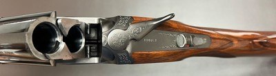 CAESAR GUERINI MAGNUS LIGHT 12GA 26” BARRELS GOLD GAME SCENE & SCROLL ENGRAVED ACTION 6LBS 2OZ STUNNING LIGHTWEIGHT O/U CASED BUILT IN 2007 - Image 4 of 23