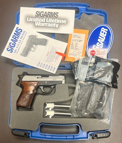 SIG SAUER P239 SAS CUSTOM SHOP THREE BARREL SET .40 S&W/9 MM/.357 SIG TWO MAGAZINES FOR EACH CALIBER DAK TRIGGER ORIGINAL BOX WITH ALL ACCESSORIES