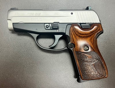 SIG SAUER P239 SAS CUSTOM SHOP THREE BARREL SET .40 S&W/9 MM/.357 SIG TWO MAGAZINES FOR EACH CALIBER DAK TRIGGER ORIGINAL BOX WITH ALL ACCESSORIES - Image 3 of 8
