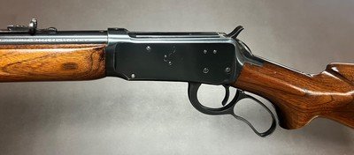 PRE 64 WINCHESTER MODEL 64 CHAMBERED IN 30 WCF 24” BARREL WITH PRISTINE BORE EXCELLENT ORIGINAL CONDITION RIFLE BUILT IN 1953 - Image 4 of 21