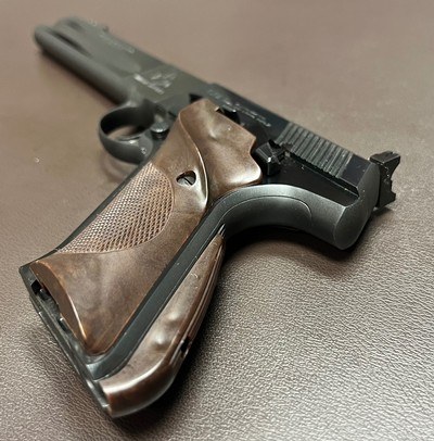 COLT WOODSMAN SECOND SERIES MATCH TARGET .22LR 6” BARREL COLT WOOD CHECKERED GRIPS WITH ADAPTER PRISTINE ORIGINAL CONDITION BUILT IN 1954 - Image 8 of 10