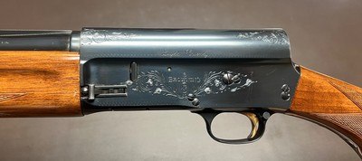 BROWNING A5 LIGHT TWENTY 28” VENT RIB INVECTOR CHOKED BARREL FIGURED WOOD EXCELLENT ORIGINAL CONDITION BUILT IN 1984 - Image 4 of 21