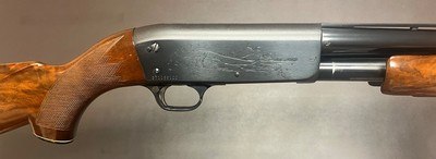 ITHACA M37 20GA FEATHERLIGHT DELUXE SUPREME TWO BARREL SET 24” IC & 26” SLUG BARREL STUNNING HAND CHECKERED WOOD FINE ORIGINAL CONDITION BUILT 1972 - Image 4 of 20