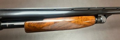 ITHACA M37 20GA FEATHERLIGHT DELUXE SUPREME TWO BARREL SET 24” IC & 26” SLUG BARREL STUNNING HAND CHECKERED WOOD FINE ORIGINAL CONDITION BUILT 1972 - Image 12 of 20