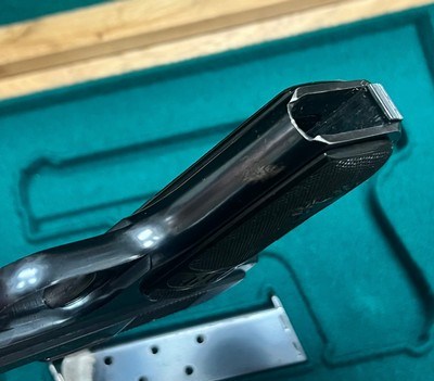 COLT 1908 .380 ACP FRENCH FITTED PRESENTATION CASE EXTRA THREADED BARREL FINE ORIGINAL CONDITION BUILT IN 1924 - Image 7 of 10