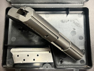 AMT BACKUP LARGE FRAME 40 S&W DAO TWO ORIGINAL MAGAZINES EXCELLENT CONDITION ORIGINAL BOX RARE PISTOL - Image 3 of 7