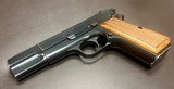T SERIES BROWNING HI POWER 9MM PISTOL 4.65” BARREL EXCELLENT BORE TWO MAGAZINES FINE ORIGINAL CONDITION BUILT IN 1967 - Image 6 of 7