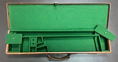 ENGLISH LEATHER ROOK RIFLE/.410 CASE FITTED FOR 26 1/4” BARRELS VERY NICE CONDITION HARD TO FIND CASE - Image 2 of 3