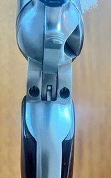 LIPSEYS EXCLUSIVE RUGER SINGLE SEVEN STAINLESS .327 FEDERAL MAGNUM 7.5” BARREL EXCELLENT CONDITION WITH BOX & PAPERWORK BUILT IN 2018 - Image 6 of 9