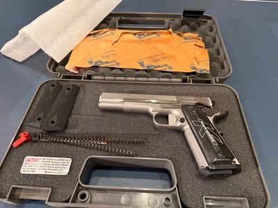 Smith and Wesson Doug Koenig 1911 .38 Super - Image 3 of 6