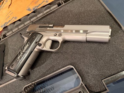 Smith and Wesson Doug Koenig 1911 .38 Super - Image 2 of 6