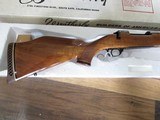Weatherby Mark V 240 Weatherby Magnum Like new - 3 of 10