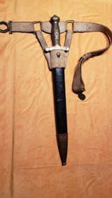 Civil War Artillery Sword with original buff white belt and US Buckle - 9 of 12