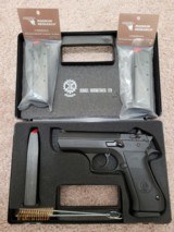 IWI Desert Eagle .40 S&W, 4 Mags, Holster, 200 rounds Magtech JHP Ammo: Excellent Condition! - 1 of 15