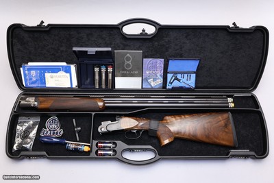 Beretta DT11 Sporting Black, 12ga, 3in chambers, 32in barrels, inc. case – near MINT condition