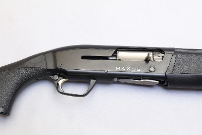 Browning Maxus 12 Ga Semi Auto - Excellent condition - Image 1 of 9