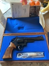 LNIB Smith & Wesson Model 57 .41 Magnum. - 4 of 11