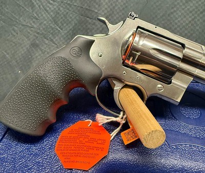 NEW COLT ANACONDA 44 Mag 6 Inch - Image 5 of 11