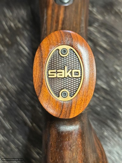 FREE SAFARI, NEW SAKO CUSTOM SHOP 85 BAVARIAN 7MM REM MAG COLLECTOR GRADE STOCK - LAYAWAY AVAILABLE - Image 17 of 19