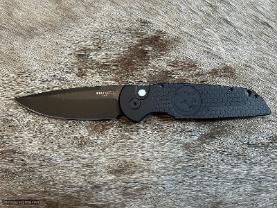 LIMITED EDITION NIGHTHAWK CUSTOM PROTECH TR3 DOUBLE STACK BLACK AUTOMATIC KNIFE