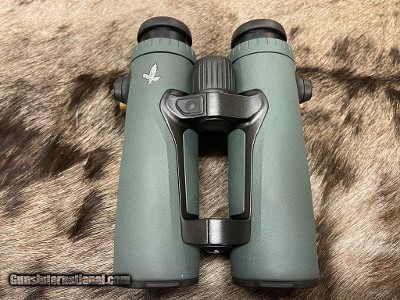 NEW SWAROVSKI EL RANGE W/ TRACKING ASSIST 10X42 RANGE FINDING BINOCULARS 72010