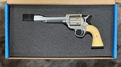 NEW FREEDOM ARMS MODEL 97 PREMIER GRADE 22LR 5.5