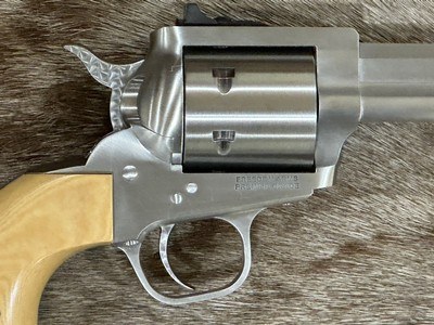 NEW FREEDOM ARMS MODEL 97 PREMIER GRADE 22LR 5.5