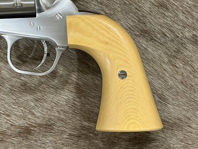 NEW FREEDOM ARMS MODEL 97 PREMIER GRADE 17HMR 7.5