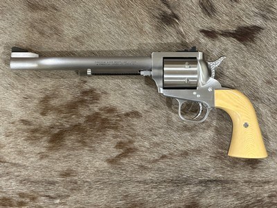 NEW FREEDOM ARMS MODEL 97 PREMIER GRADE 17HMR 7.5