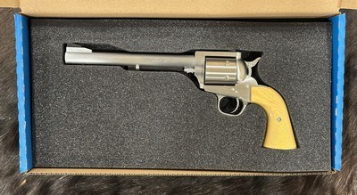 NEW FREEDOM ARMS MODEL 97 PREMIER GRADE 17HMR 7.5