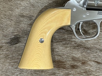 NEW FREEDOM ARMS MODEL 97 PREMIER GRADE 17HMR 7.5