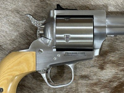 NEW FREEDOM ARMS MODEL 83 PREMIER GRADE 454 CASULL AND 45 COLT 6