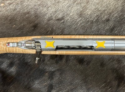 NEW BROWNING X-BOLT 2 WHITE GOLD MEDALLION MAPLE 300 WIN MAG 26