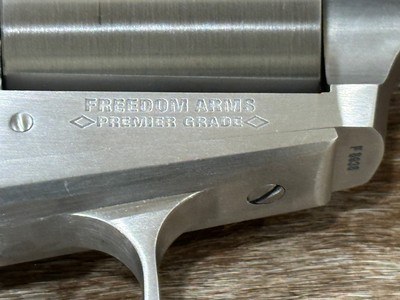 NEW FREEDOM ARMS MODEL 83 PREMIER GRADE 44 REMINGTON MAGNUM 6