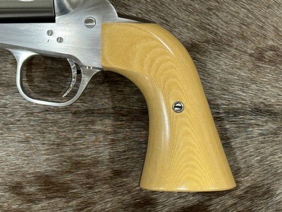 NEW FREEDOM ARMS MODEL 83 PREMIER GRADE 475 LINEBAUGH 7.5